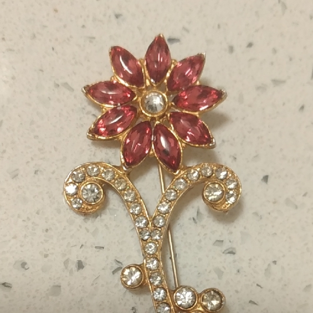 Elegant Gold and Pink Floral Brooch